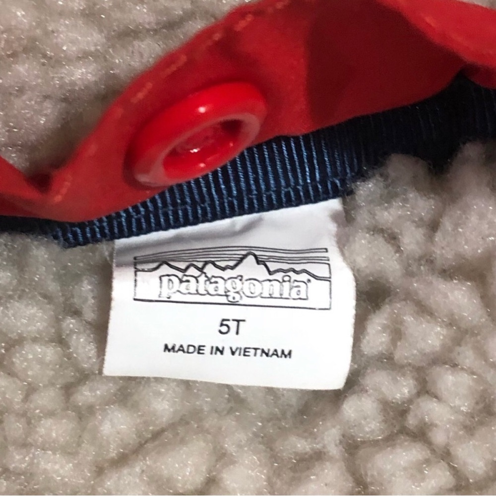 Patagonia Kids Reversible Blue and Cream Jacket - Picture 6 of 6